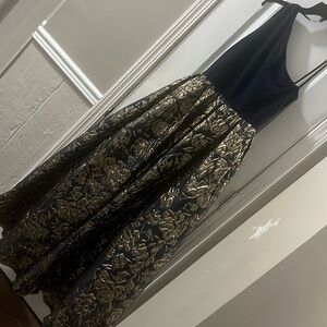 Betsy Adams Size 6 Navy & Metallic Gold Formal Dress
